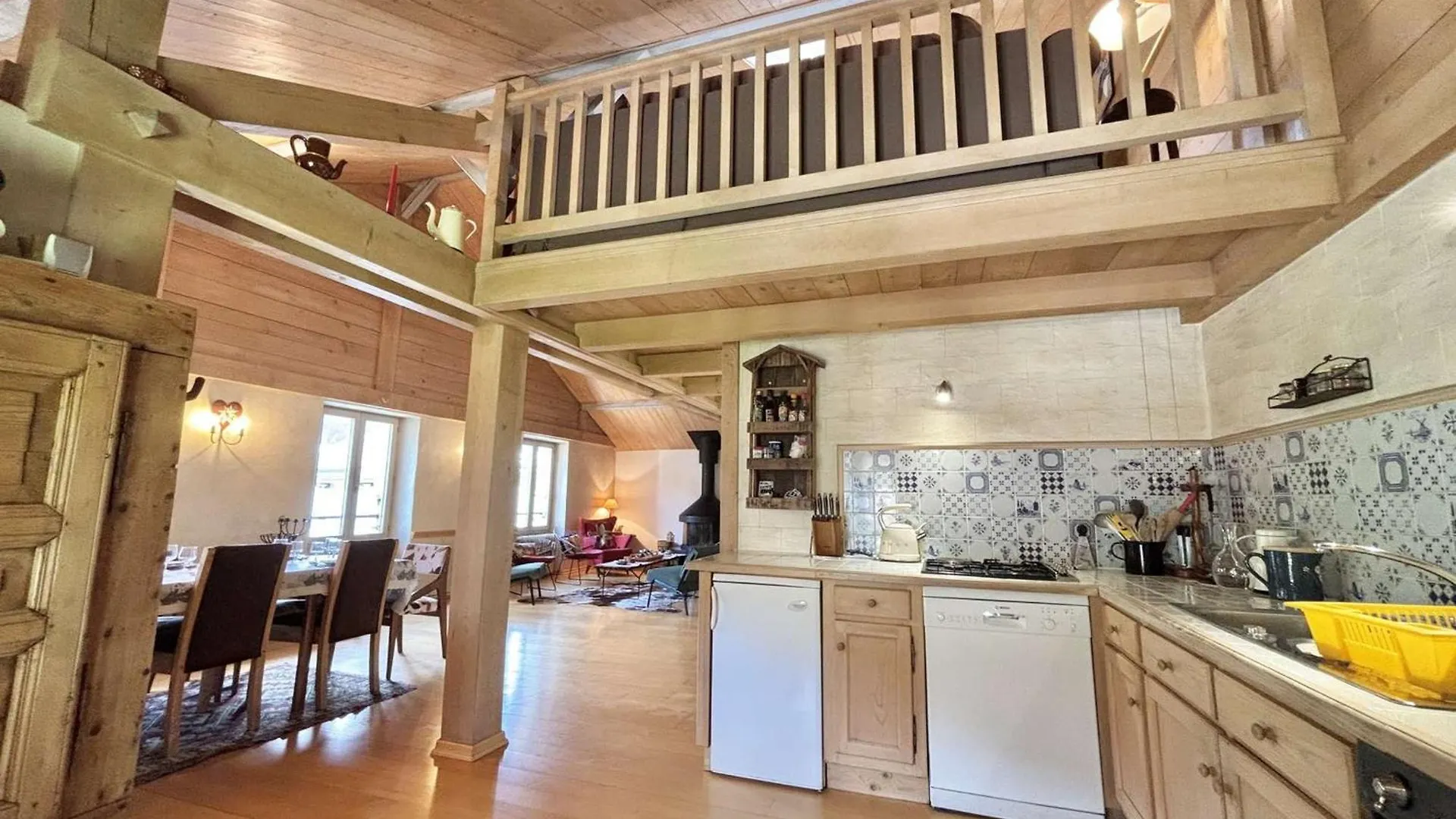 Appartement De 5 Pieces A Praz-Sur-Arly Avec Cheminee, Mezzanine Et Parking - 8 Pers - Fr-1-603-7 0*,  France